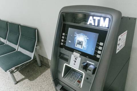 海外旅行のお金を現地で引き出す方法
